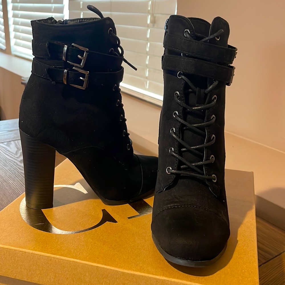 SUEDE BLACK HEELED BOOTS US Women’s size 6